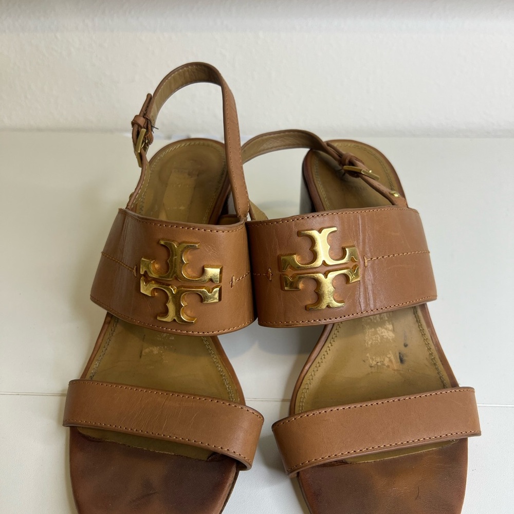 Tory Burch Brown Leather Heels with Gold Details - Picture 7 of 7